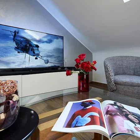 The Queen Luxury - Carlotta Apartment *