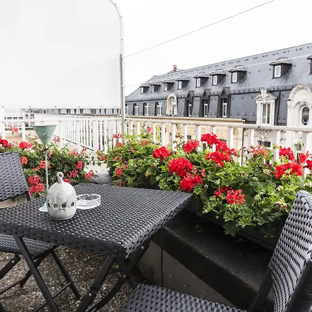 The Queen Luxury - Carlotta *