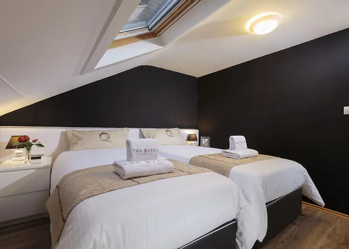 The Queen Luxury - Carlotta