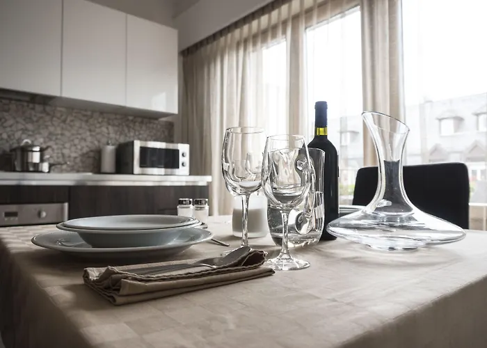 The Queen Luxury - Carlotta Luxemburg