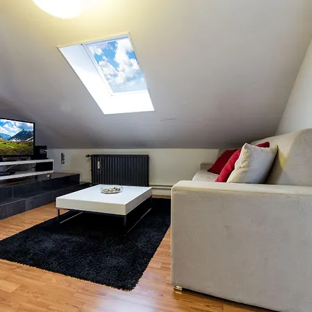 The Queen Luxury - Carlotta