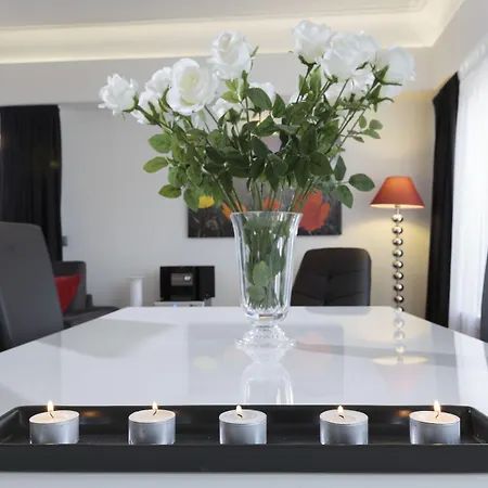 The Queen Luxury - Carlotta *