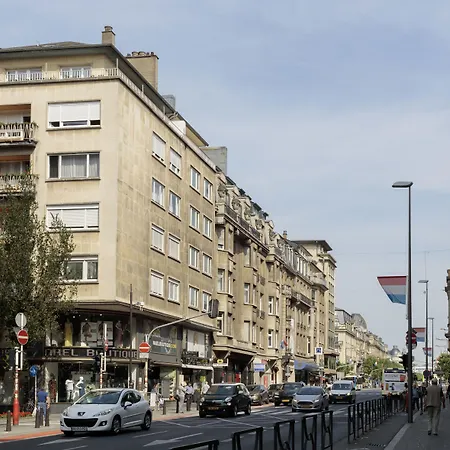 The Queen Luxury - Carlotta *