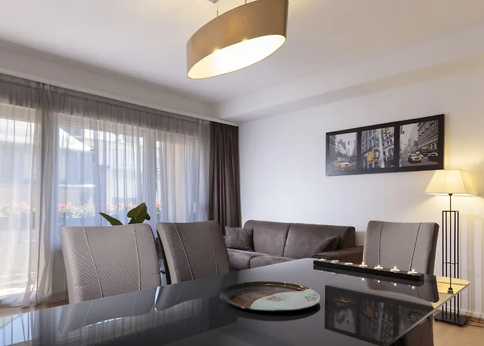 The Queen Luxury - Carlotta *