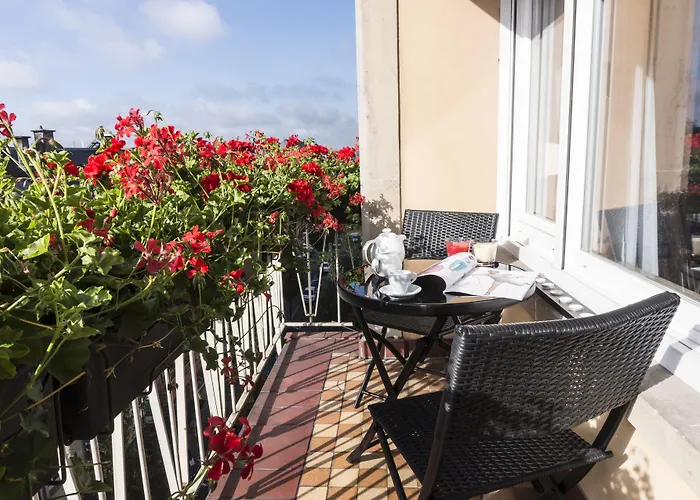 The Queen Luxury - Carlotta Lucembursko