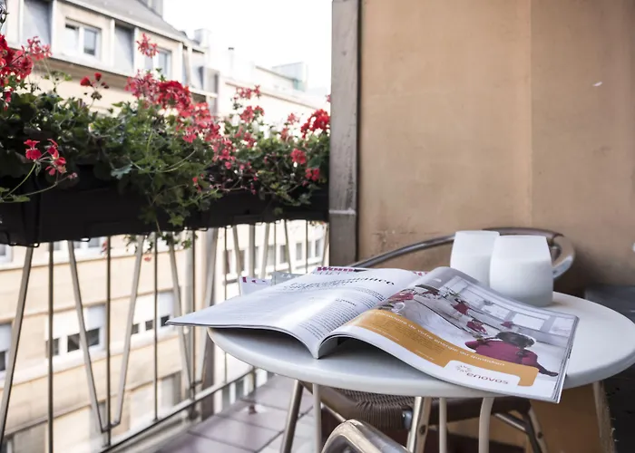 The Queen Luxury - Carlotta Lucembursko