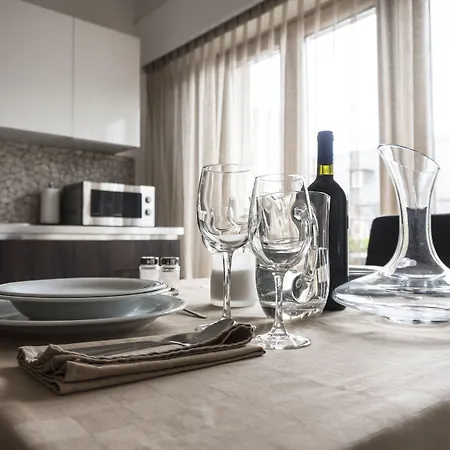 The Queen Luxury - Carlotta Λουξεμβούργο