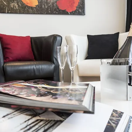 The Queen Luxury - Carlotta